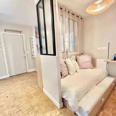 Apartment Parisnicostay - Cosy 4 Bedrooms Flat Seine River *