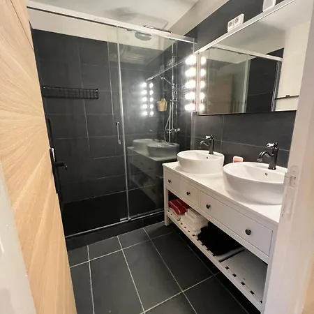 Apartment Parisnicostay - Cosy 4 Bedrooms Flat Seine River *