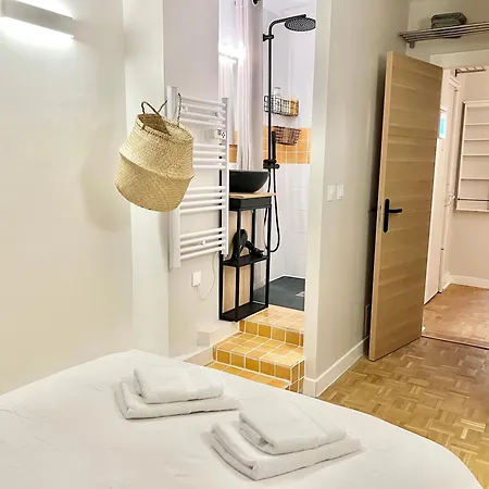 Apartment Parisnicostay - Cosy 4 Bedrooms Flat Seine River