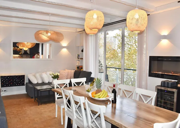Апартаменты Parisnicostay - Cosy 4 Bedrooms Flat Seine River Париж