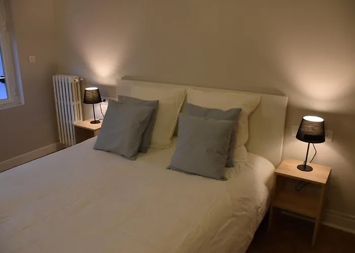 Апартаменты Parisnicostay - Cosy 4 Bedrooms Flat Seine River Париж