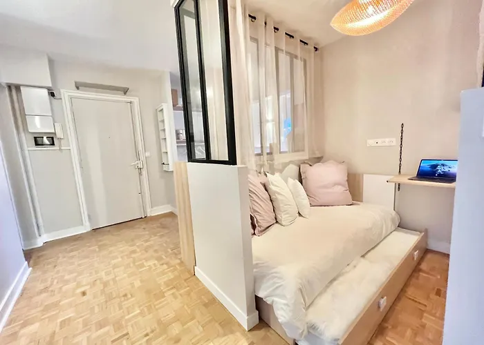 Апартаменты Parisnicostay - Cosy 4 Bedrooms Flat Seine River *