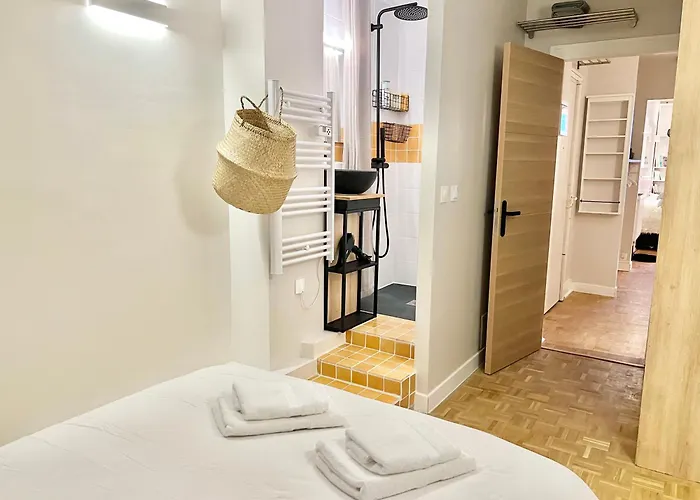 Апартаменты Parisnicostay - Cosy 4 Bedrooms Flat Seine River
