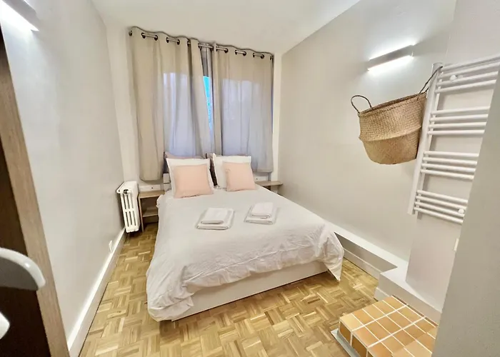 Parisnicostay - Cosy 4 Bedrooms Flat Seine River Апартаменты *